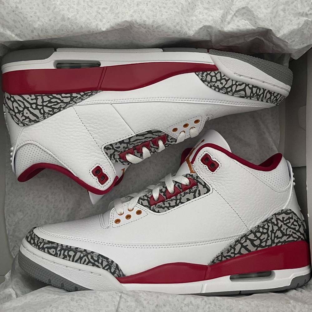 Air Jordan 3 Retro - white, light curry, cardinal red- new in box men’s